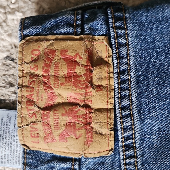Men's Levi Jeans - Picture 3 of 3